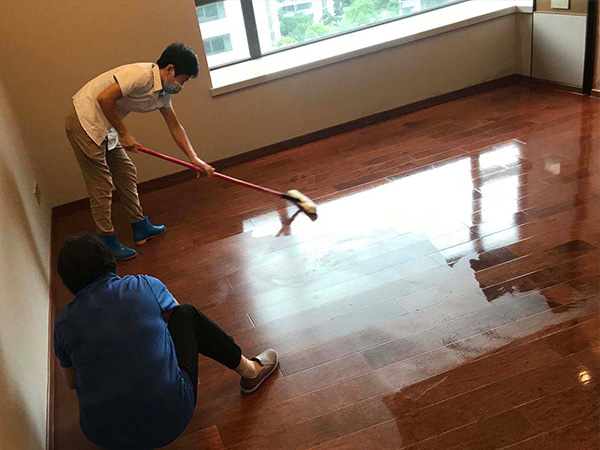 地板打蜡
